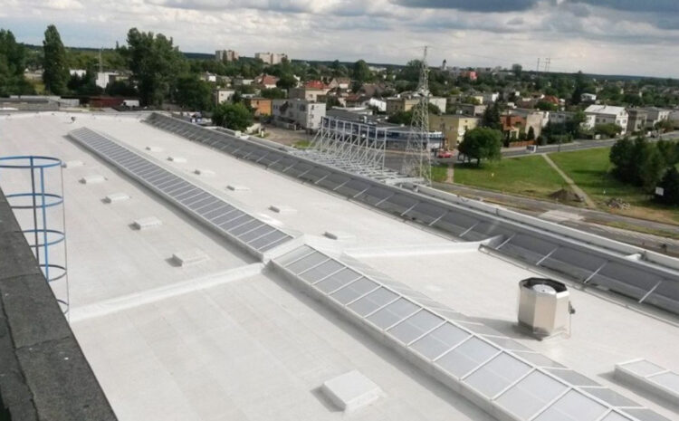  Dachy płaskie w budownictwie przemysłowym – technologia, funkcjonalność i perspektywy rozwoju