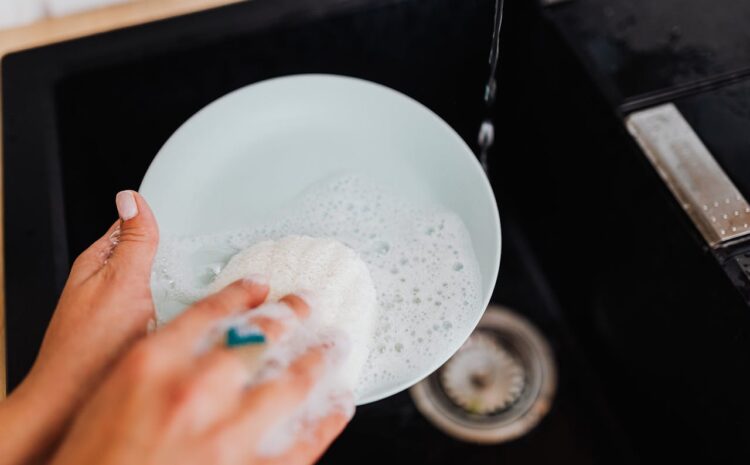  Jak ułatwić sobie zmywanie naczyń dzięki prostym rozwiązaniom?