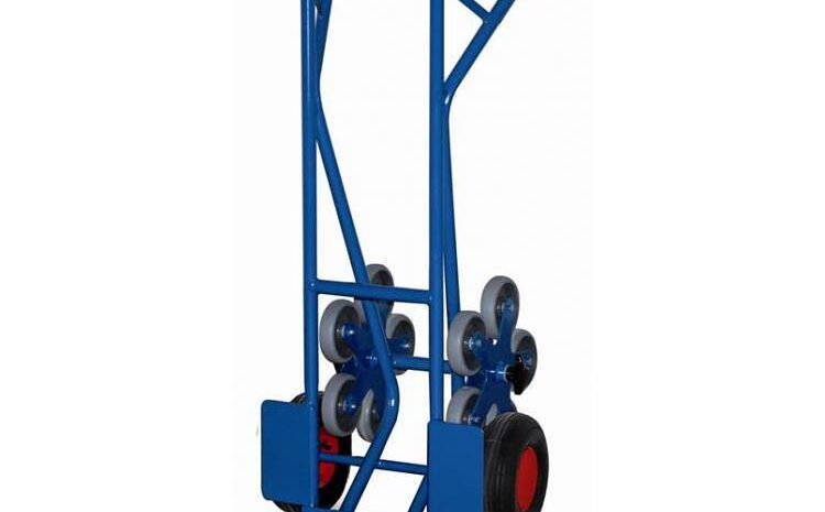  Wózek transportowy ręczny czy elektryczny – które rozwiązanie sprawdzi się w Twojej firmie?