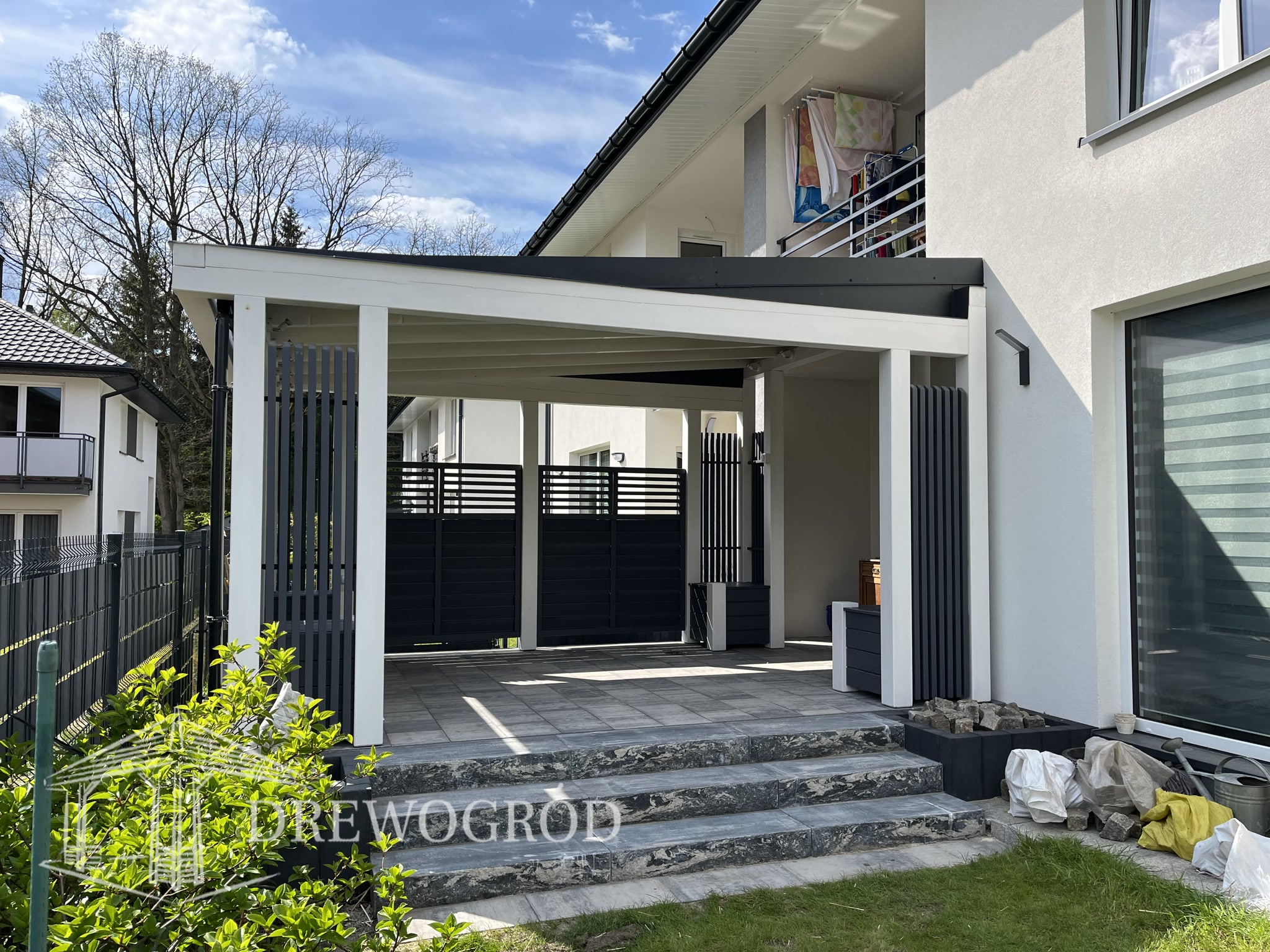 drewniane zadaszenie tarasu